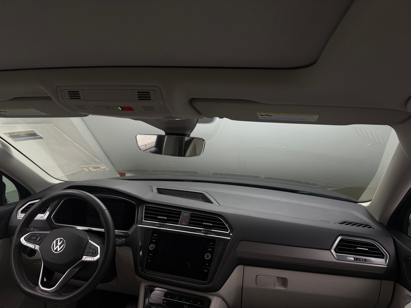 Thumbnail: 2022 Volkswagen Tiguan - 3