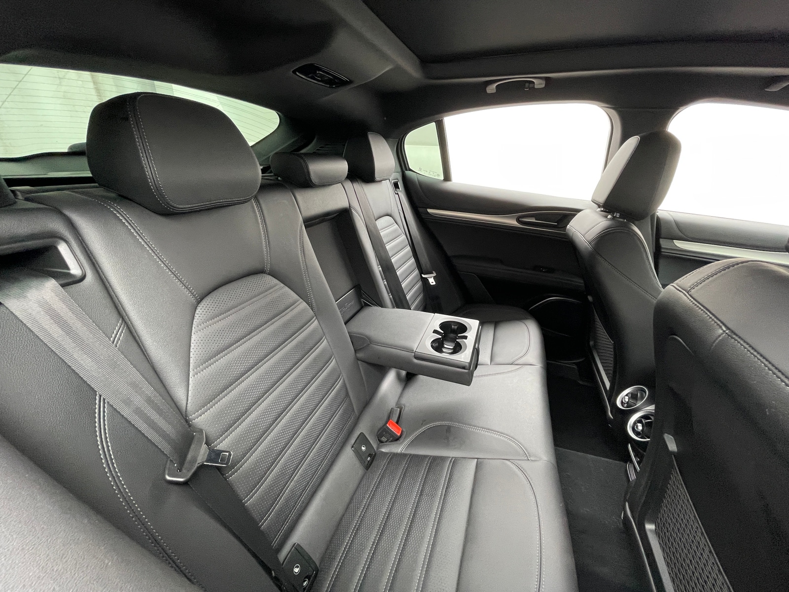 Thumbnail: 2023 Alfa Romeo Stelvio - 5