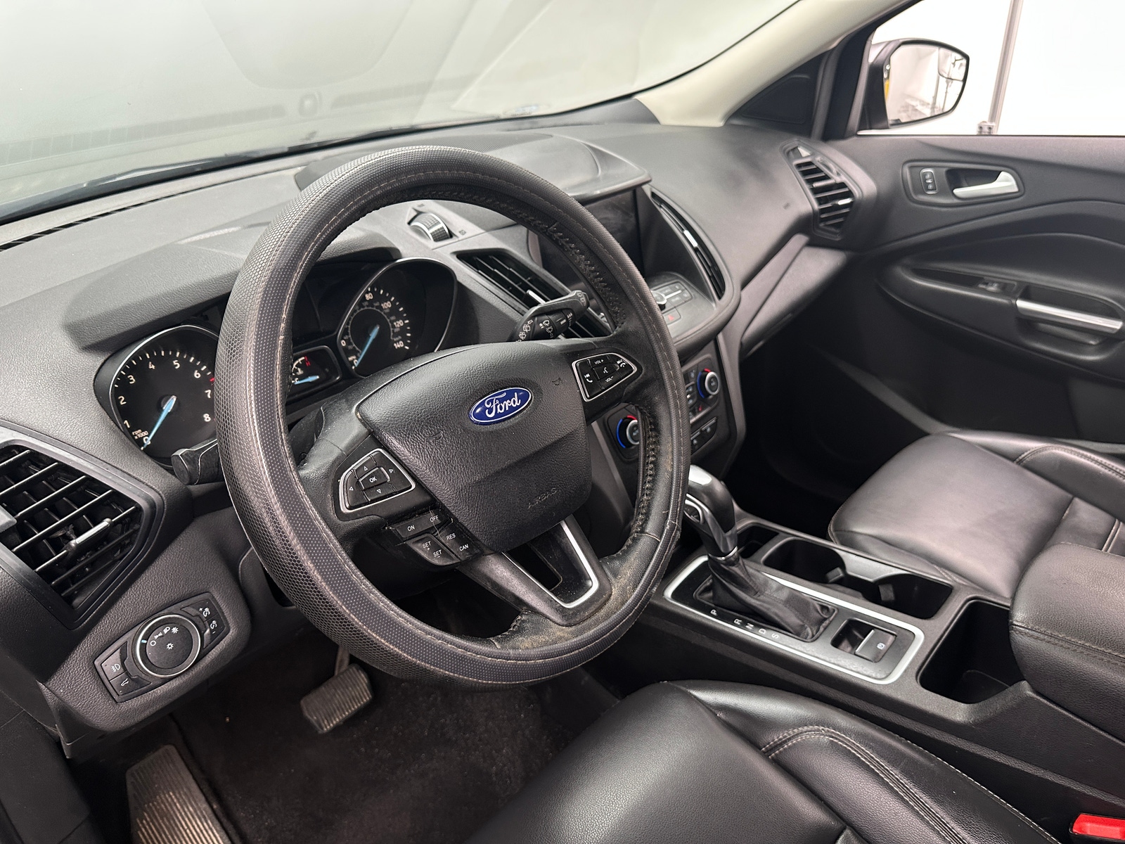 Thumbnail: 2019 Ford Escape - 4