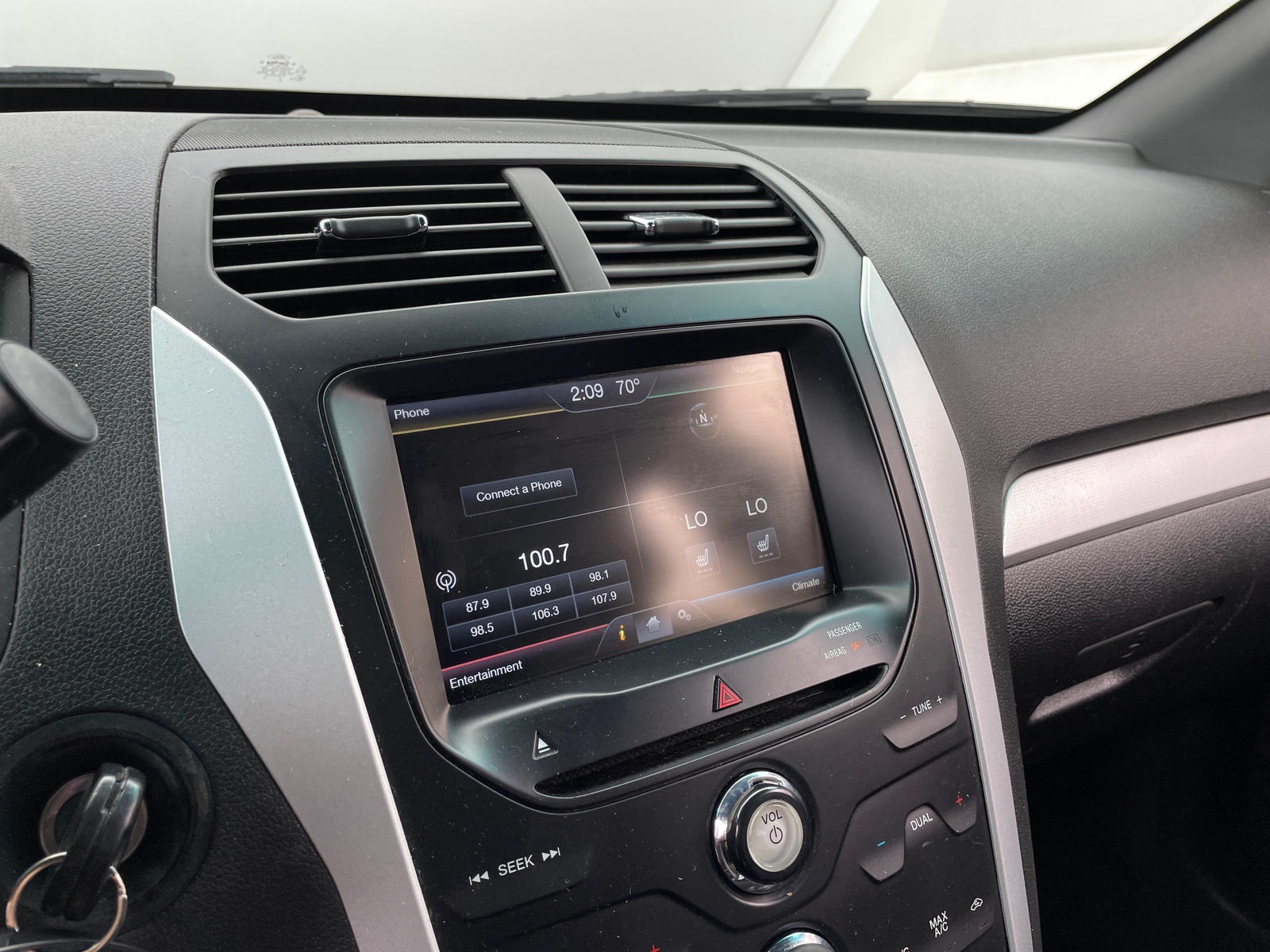 Thumbnail: 2015 Ford Explorer - 4