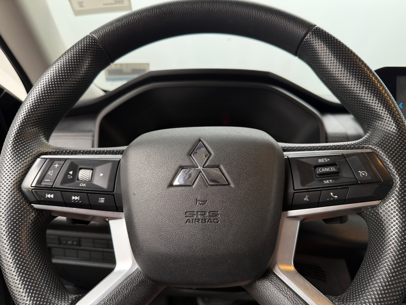 Thumbnail: 2022 Mitsubishi Outlander - 5