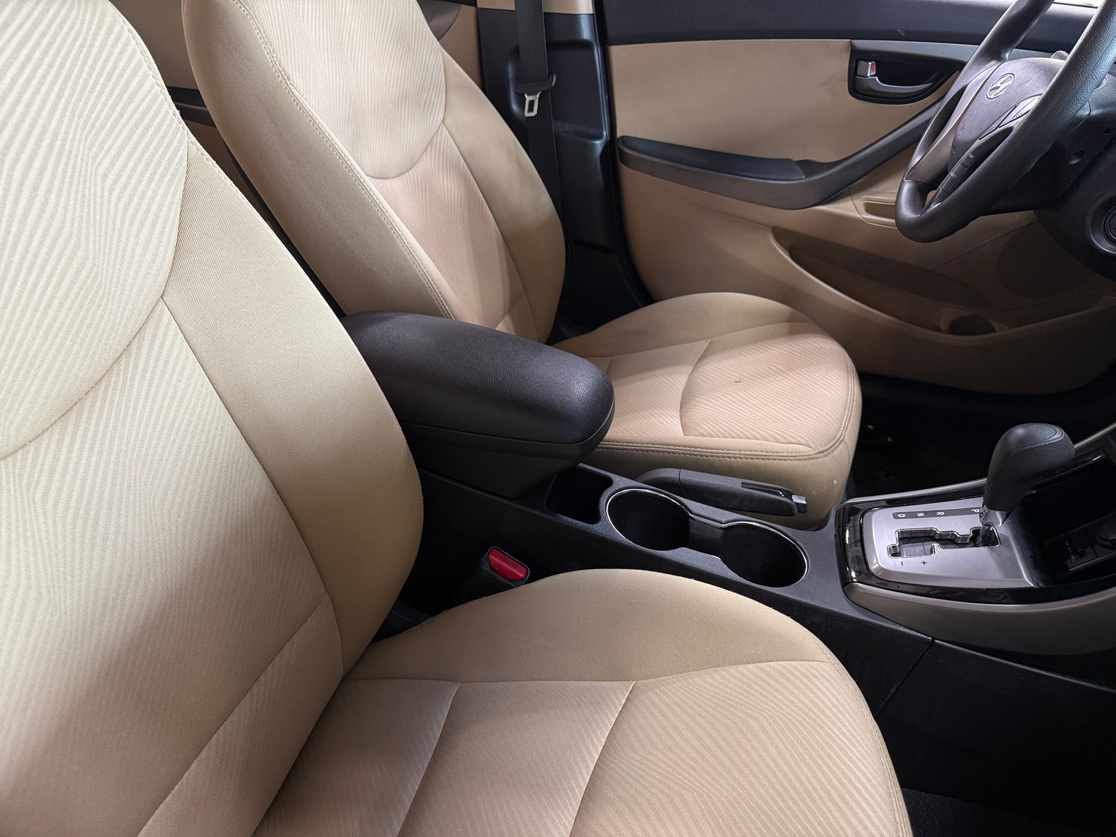 Thumbnail: 2013 Hyundai Elantra - 2