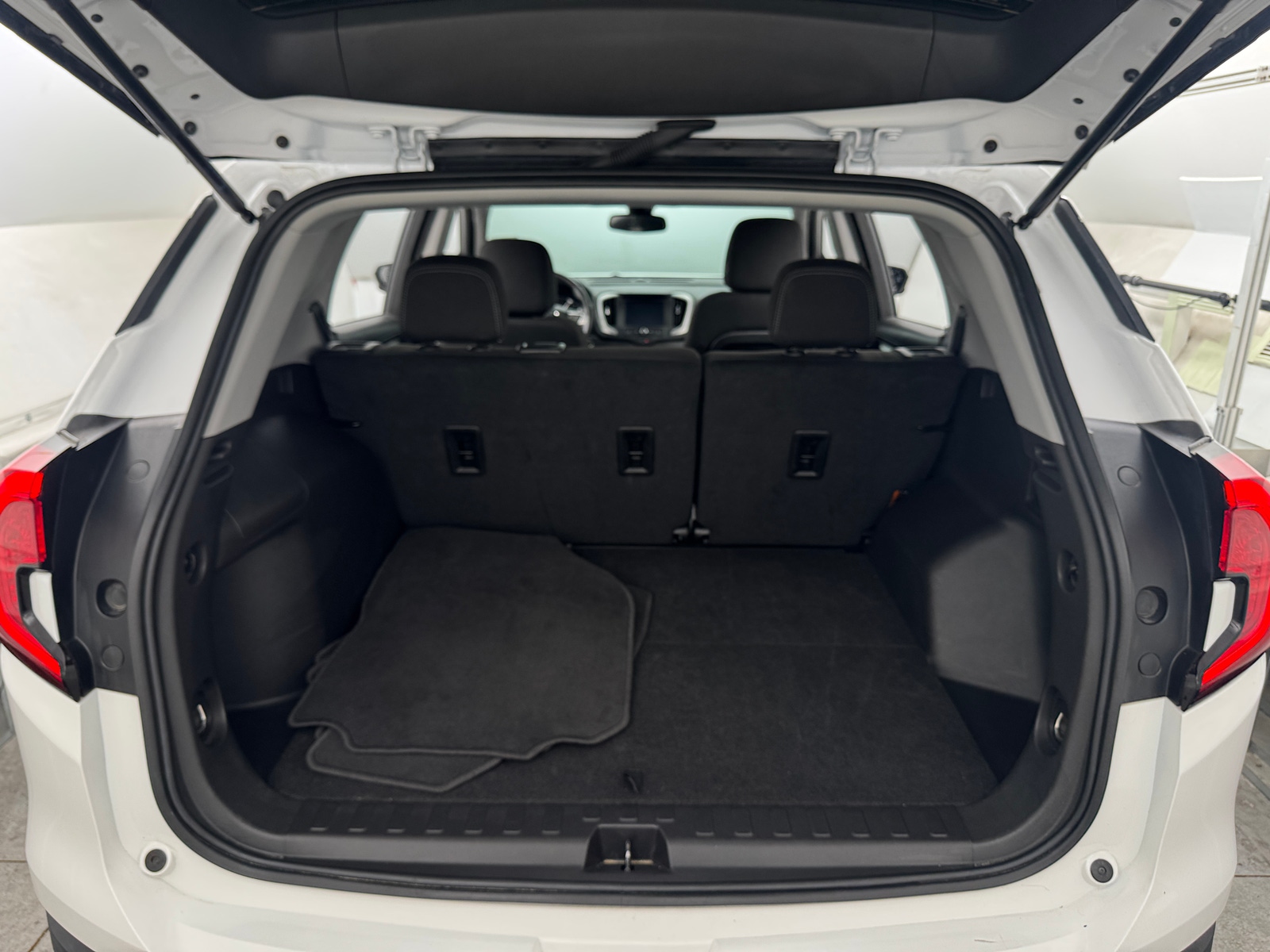 Thumbnail: 2024 GMC Terrain - 7