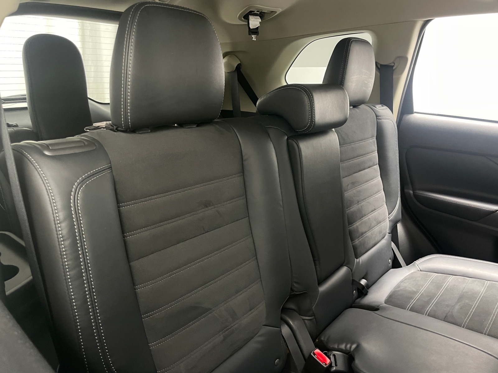 Thumbnail: 2019 Mitsubishi Outlander - 6