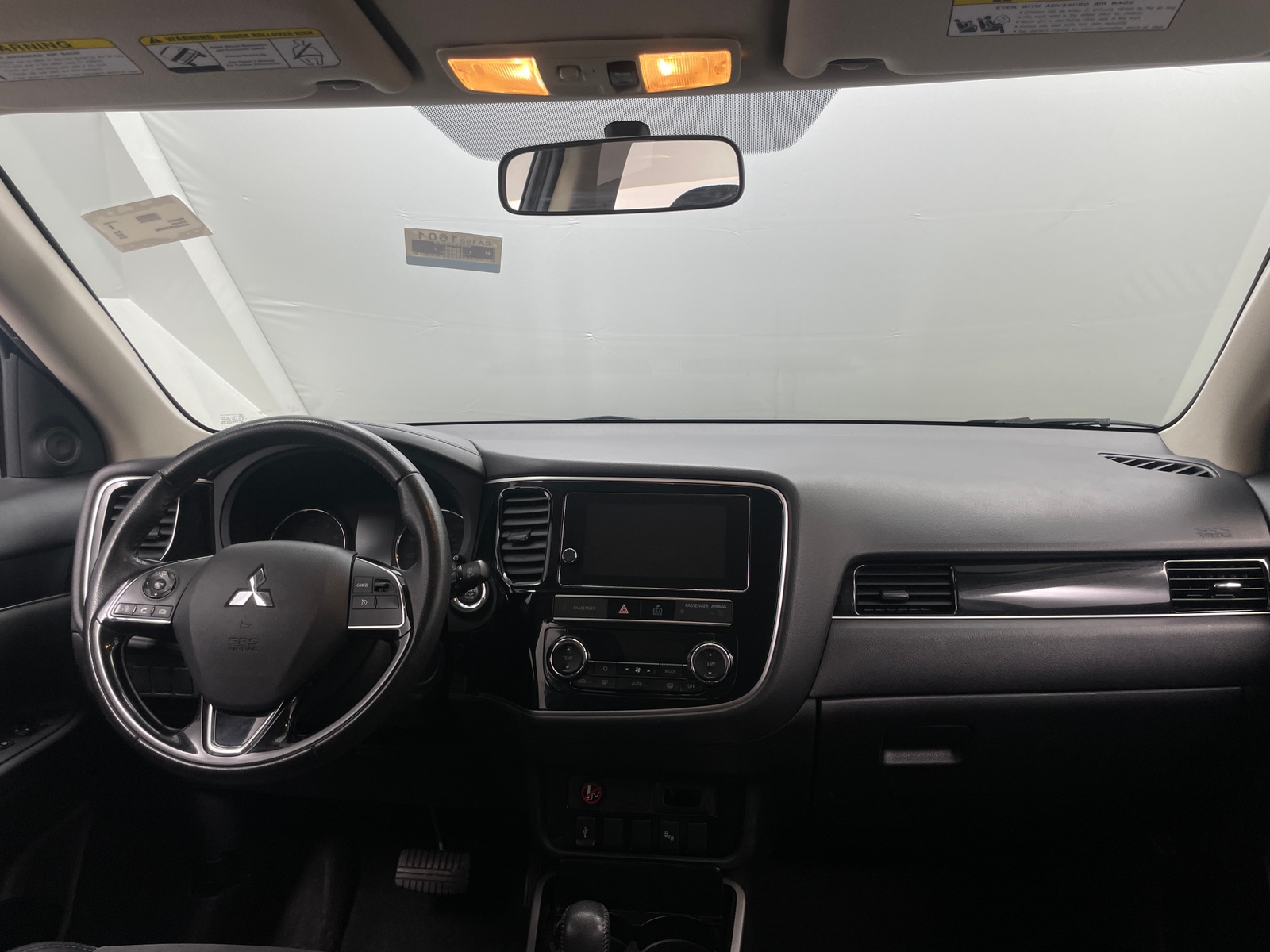 Thumbnail: 2019 Mitsubishi Outlander - 3