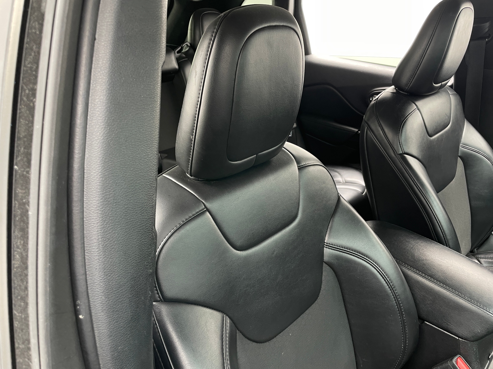 Thumbnail: 2020 Jeep Cherokee - 2