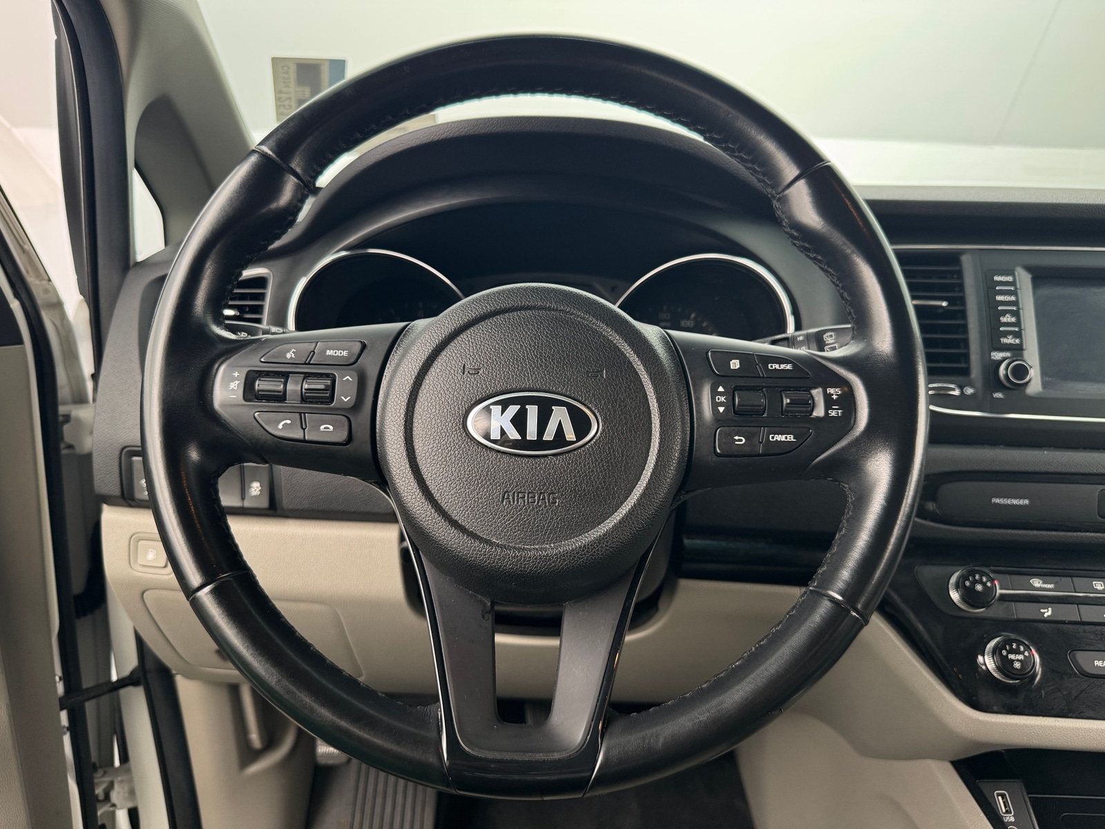 Thumbnail: 2020 Kia Sedona - 4