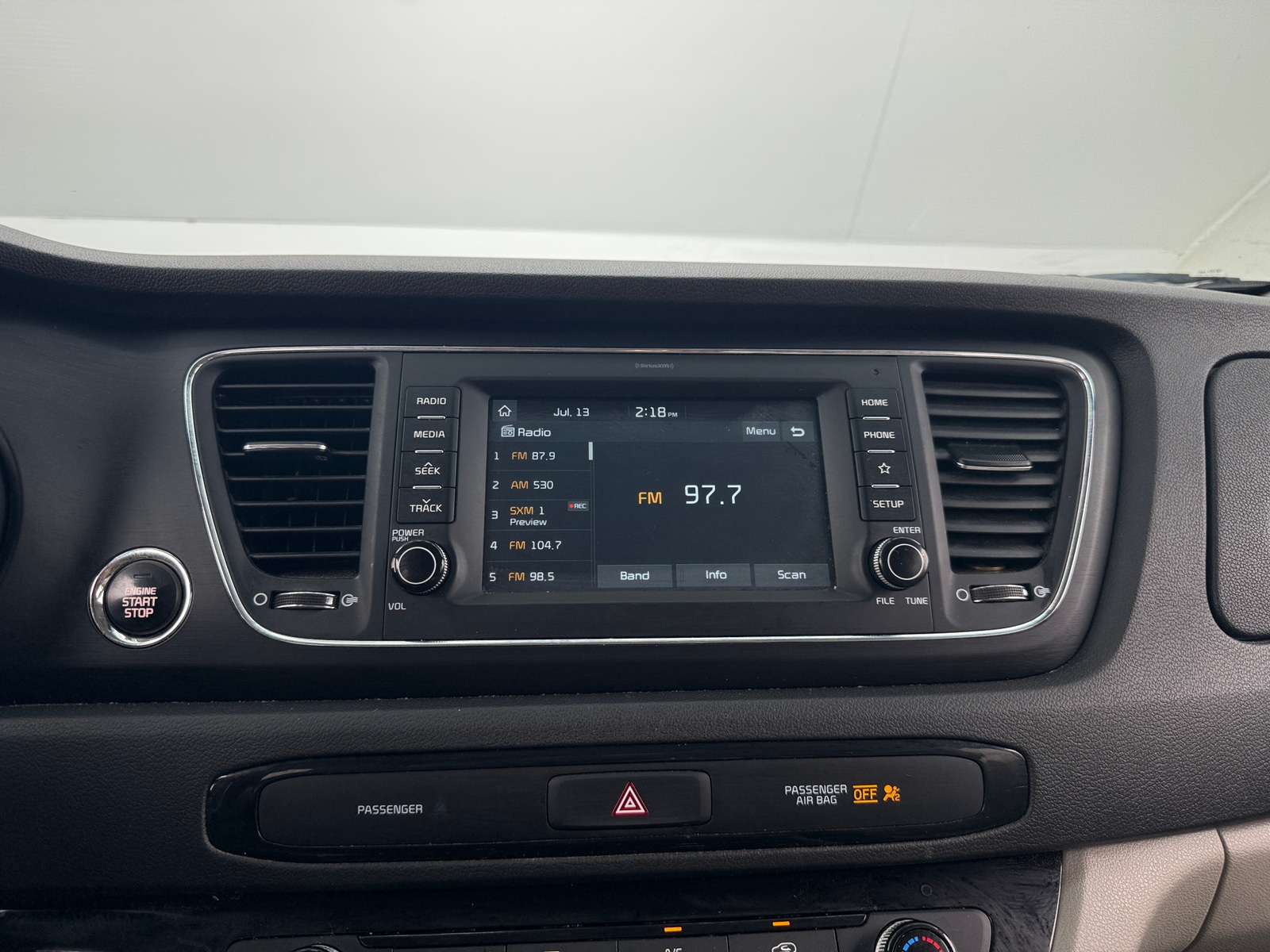 Thumbnail: 2020 Kia Sedona - 3