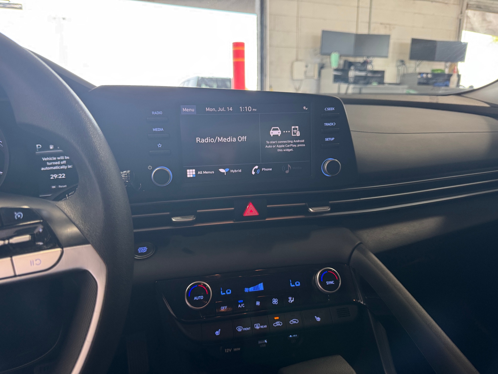 Thumbnail: 2022 Hyundai Elantra - 4