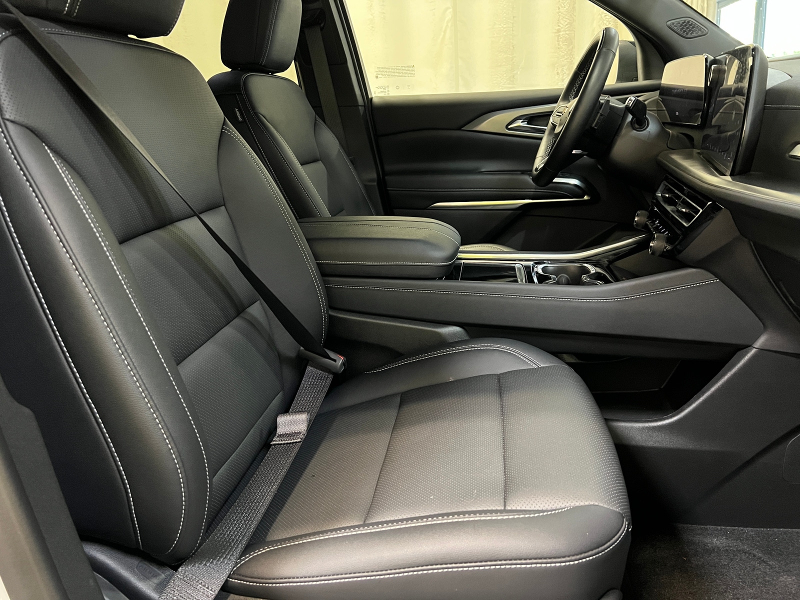 Thumbnail: 2024 Chevrolet Traverse - 2