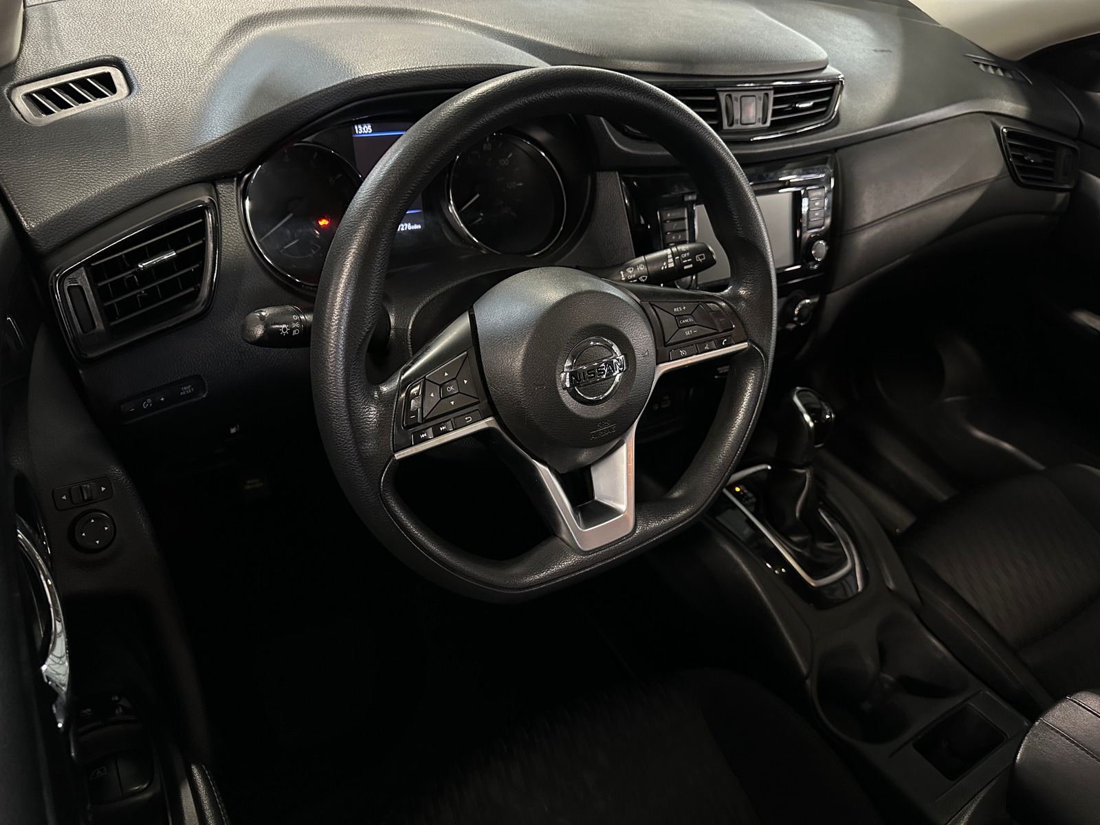 Thumbnail: 2018 Nissan Rogue - 3