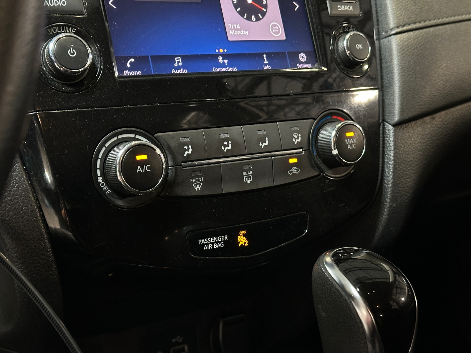 Thumbnail: 2018 Nissan Rogue - 4