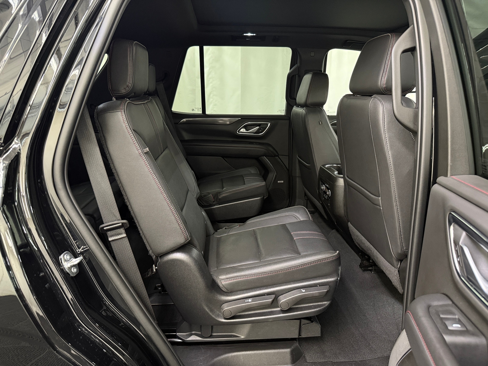 Thumbnail: 2022 Chevrolet Tahoe - 5