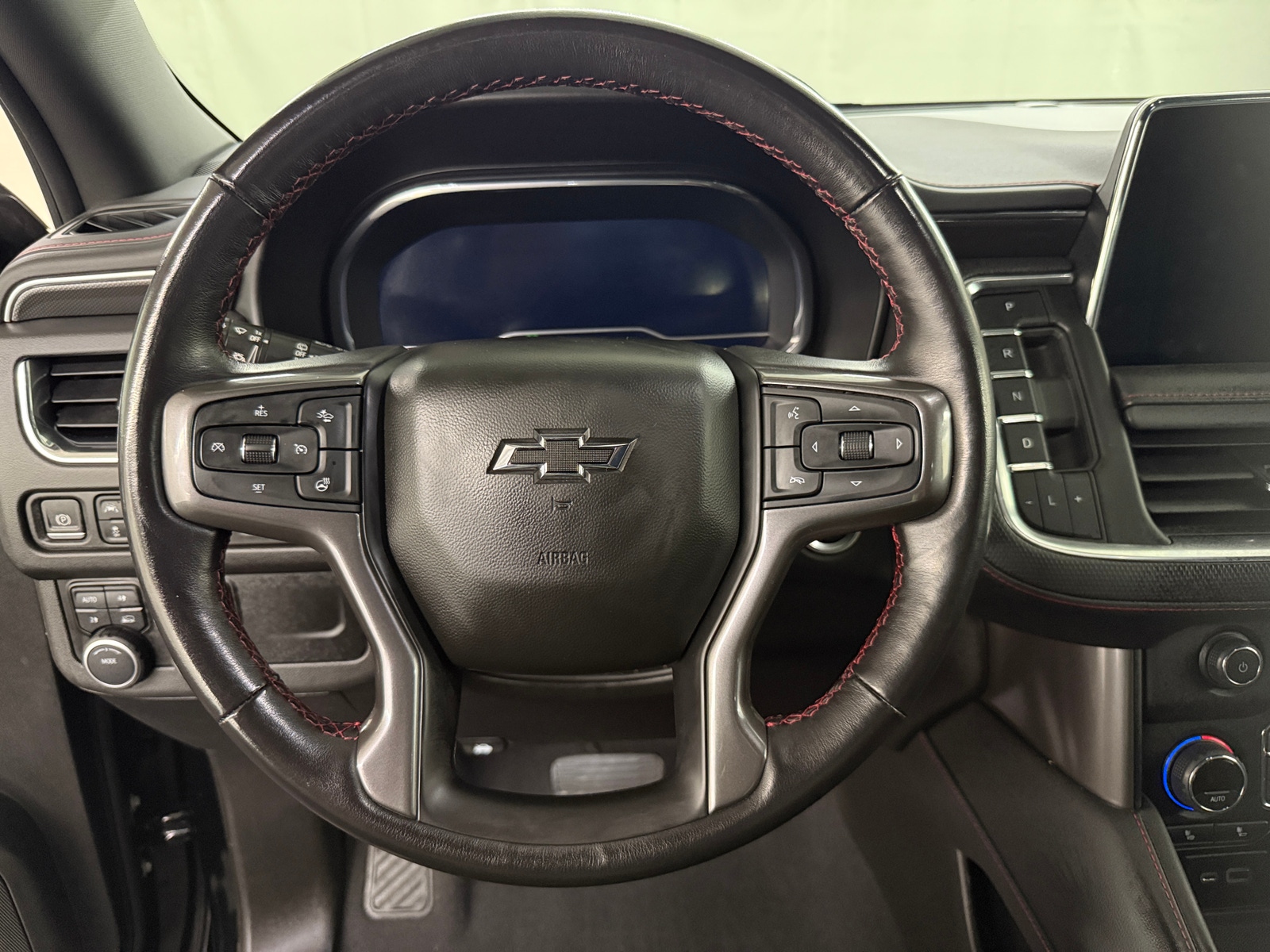 Thumbnail: 2022 Chevrolet Tahoe - 4