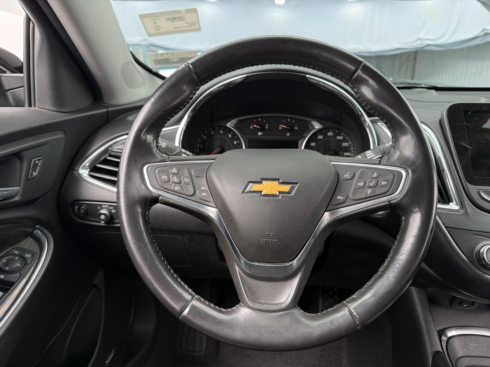 Thumbnail: 2018 Chevrolet Malibu - 4