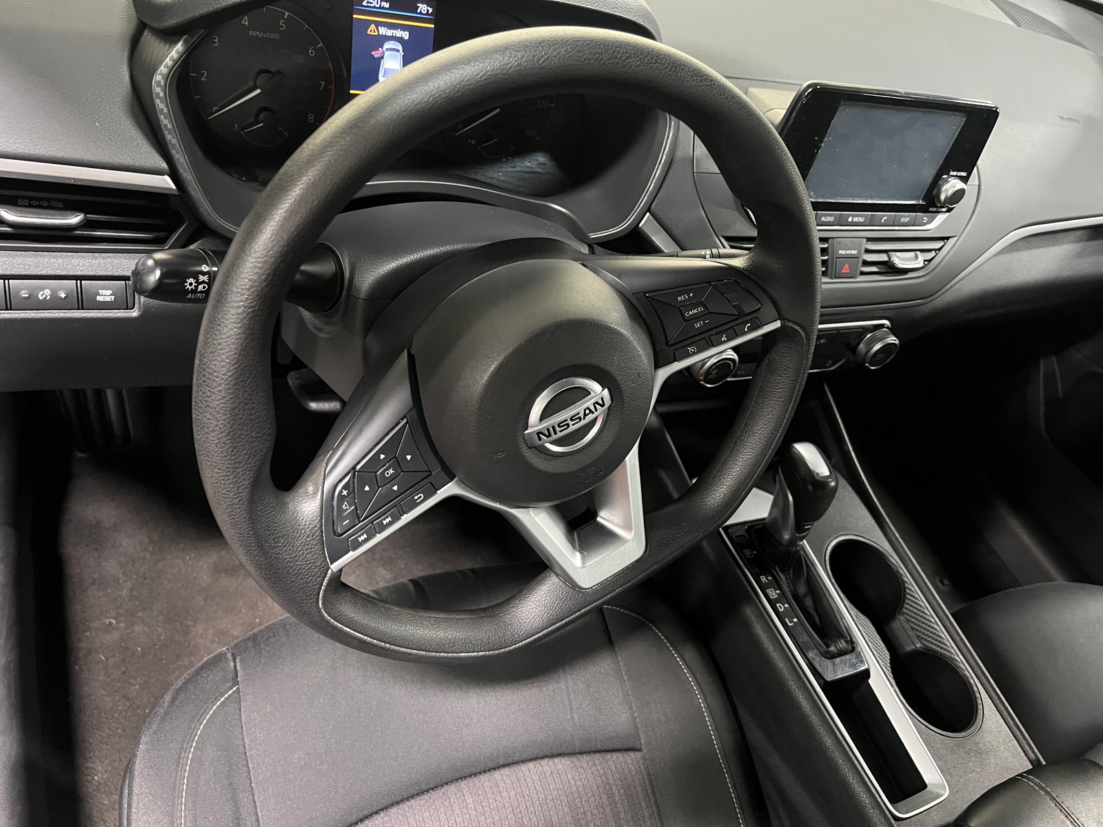 Thumbnail: 2022 Nissan Altima - 5