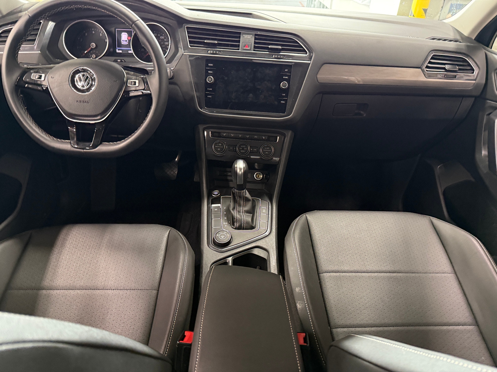 Thumbnail: 2021 Volkswagen Tiguan - 2