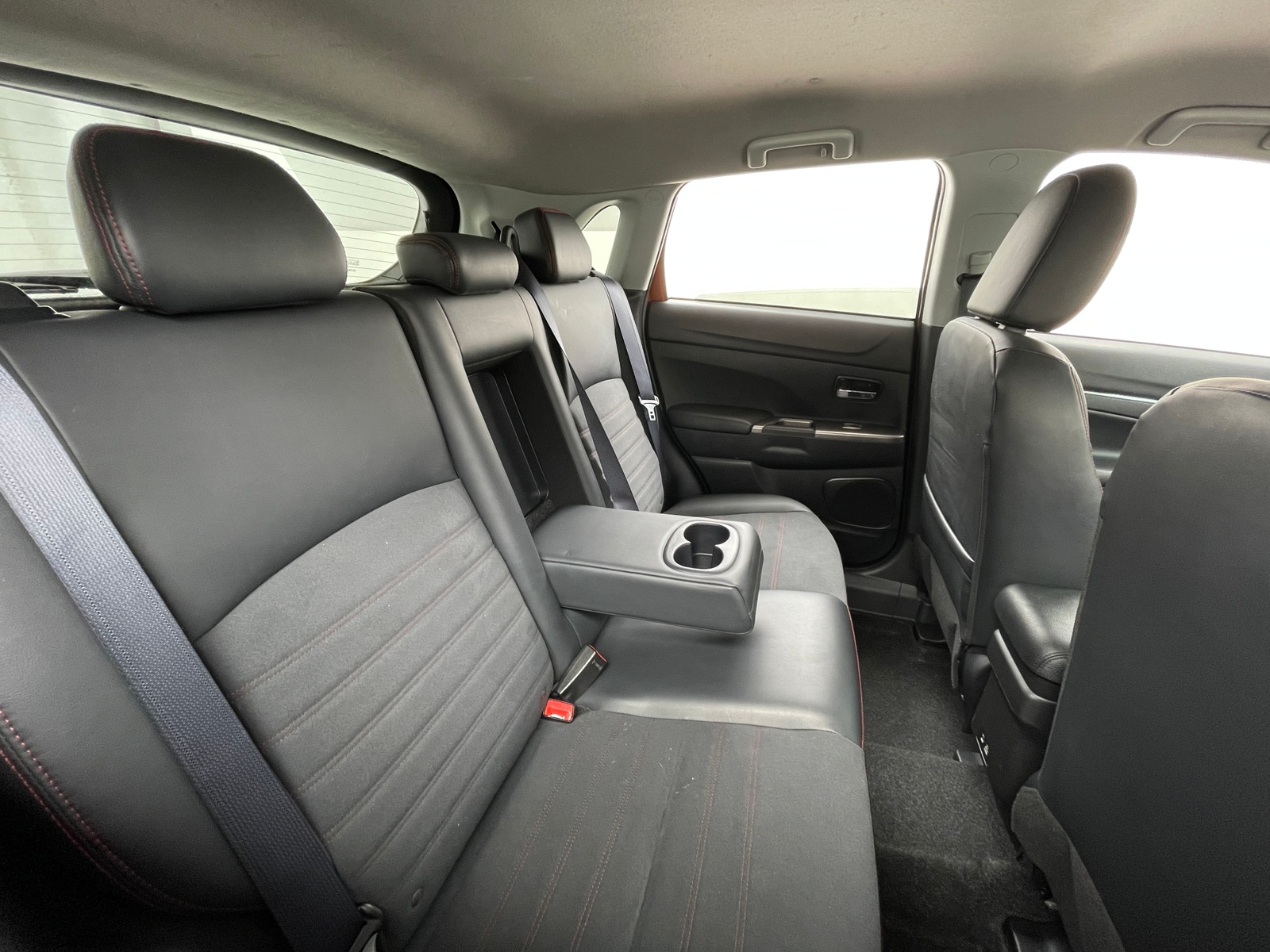 Thumbnail: 2022 Mitsubishi Outlander Sport - 5