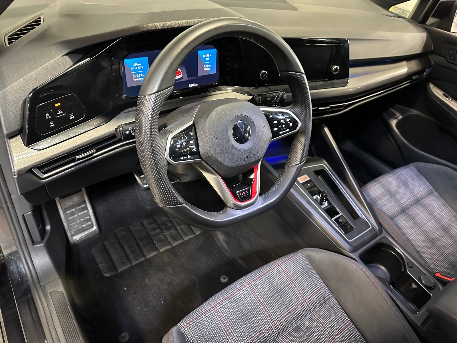 Thumbnail: 2022 Volkswagen Golf - 3