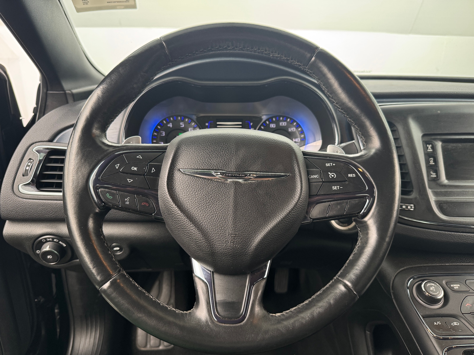 Thumbnail: 2015 Chrysler 200 - 4