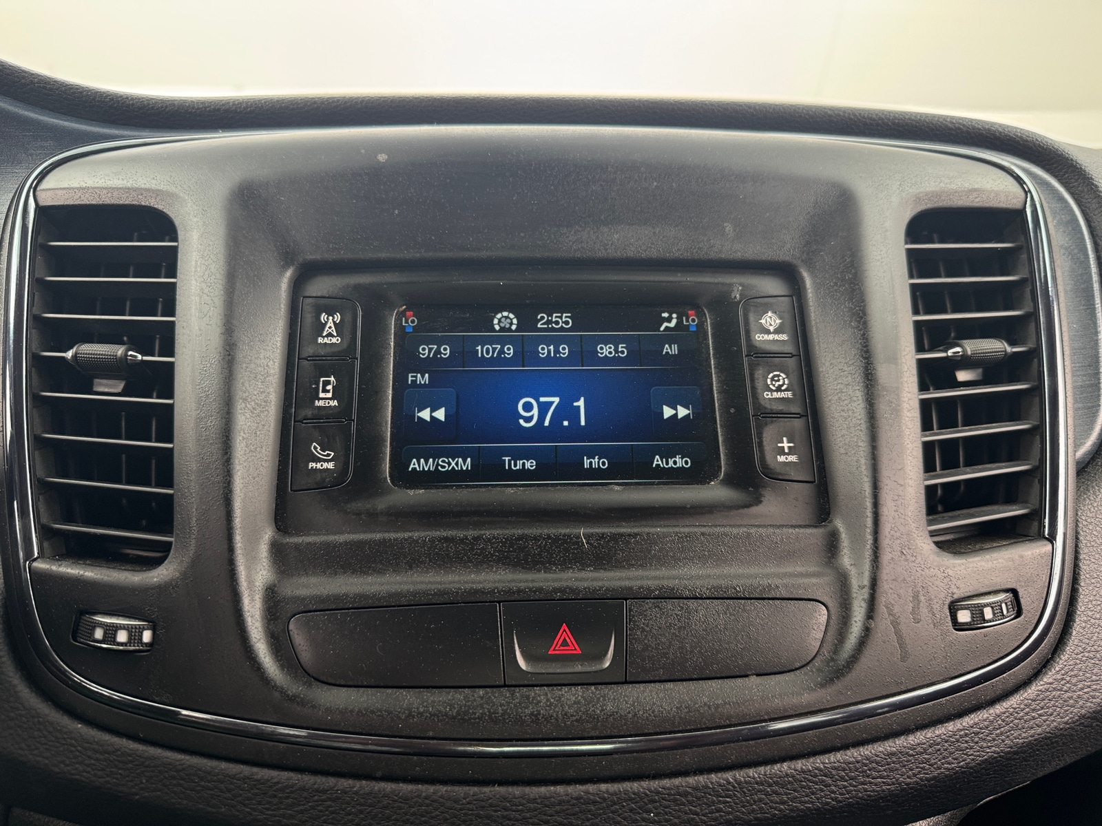 Thumbnail: 2015 Chrysler 200 - 3