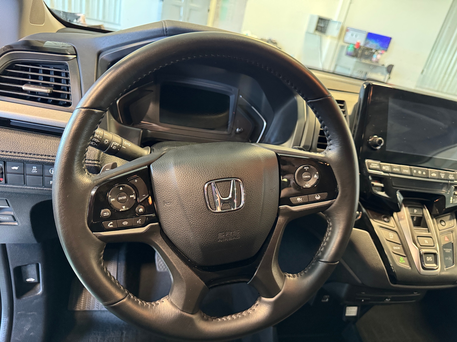 Thumbnail: 2023 Honda Odyssey - 4