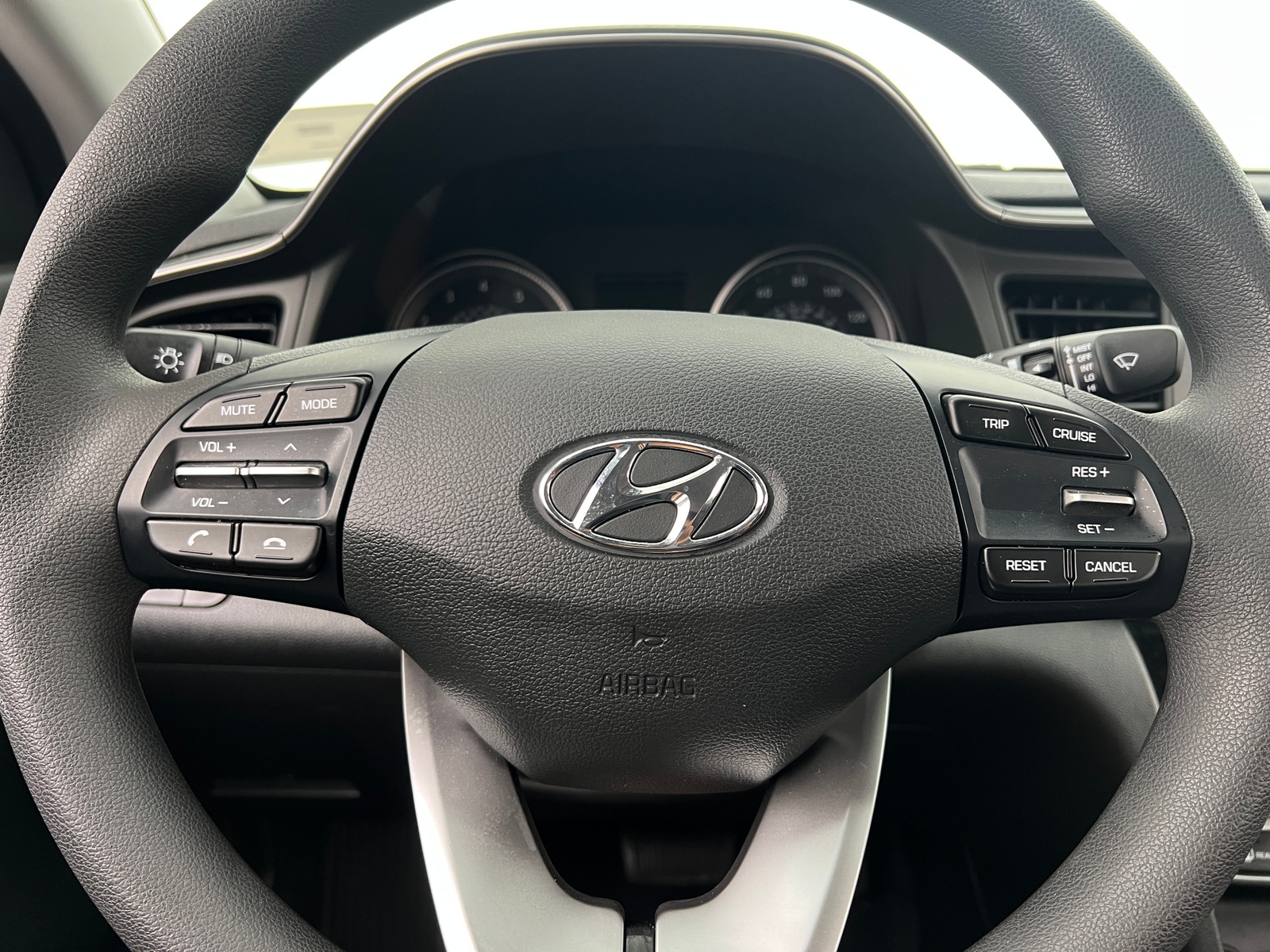 Thumbnail: 2019 Hyundai Elantra - 5