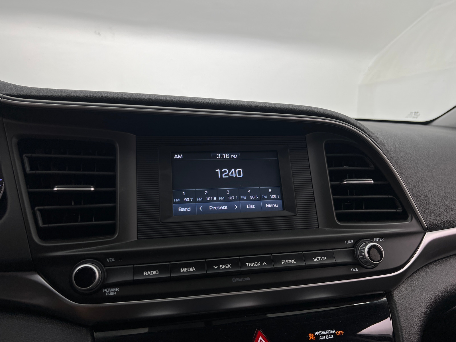 Thumbnail: 2019 Hyundai Elantra - 4