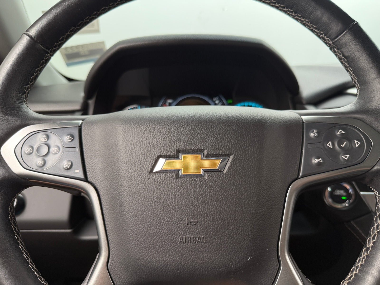 Thumbnail: 2017 Chevrolet Suburban - 4