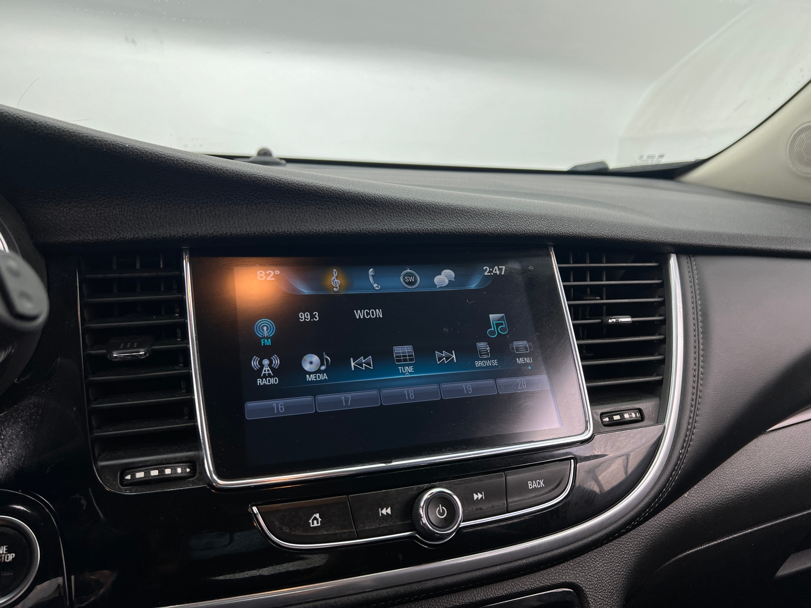 Thumbnail: 2019 Buick Encore - 4
