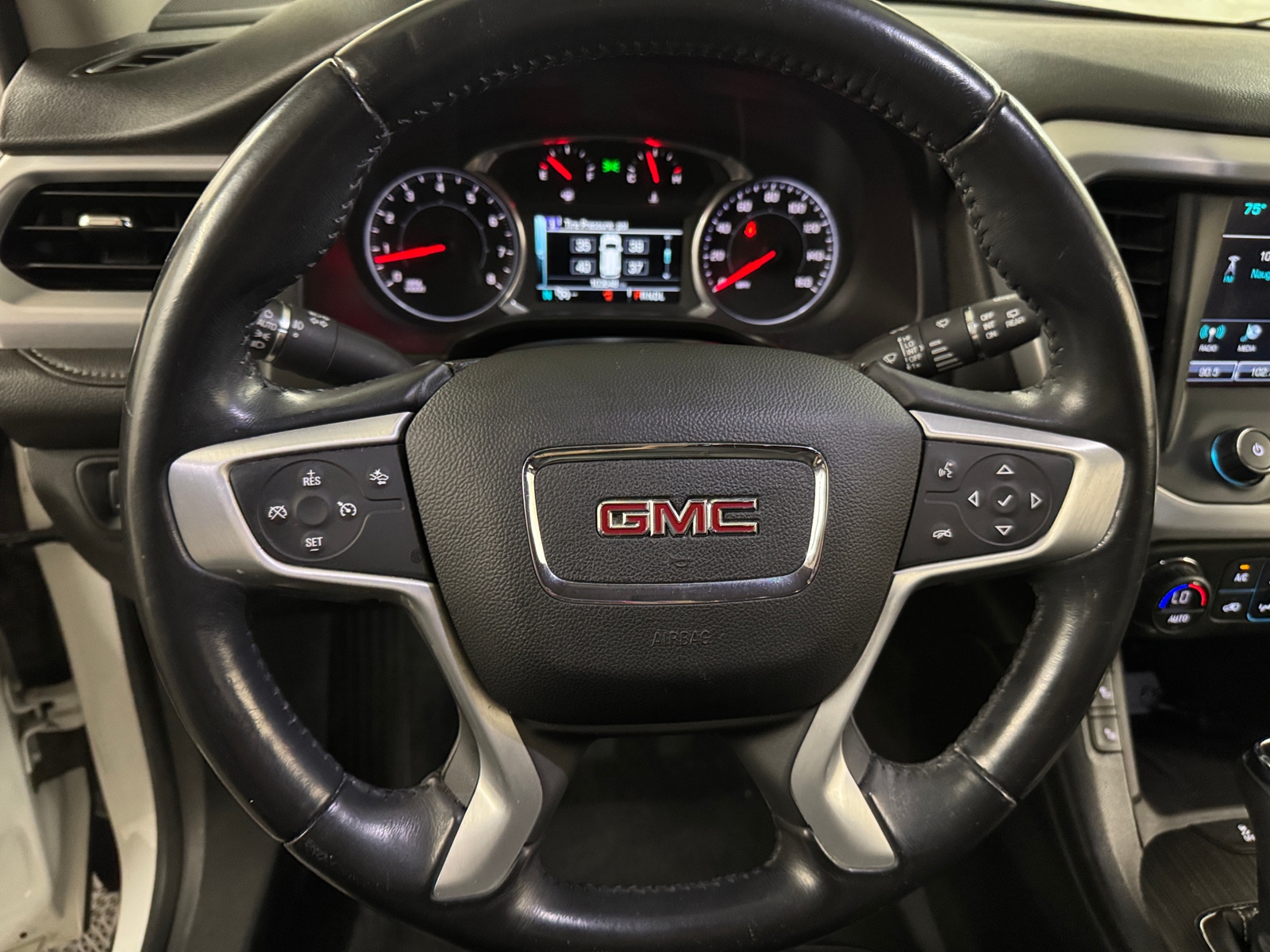 Thumbnail: 2017 GMC Acadia - 4