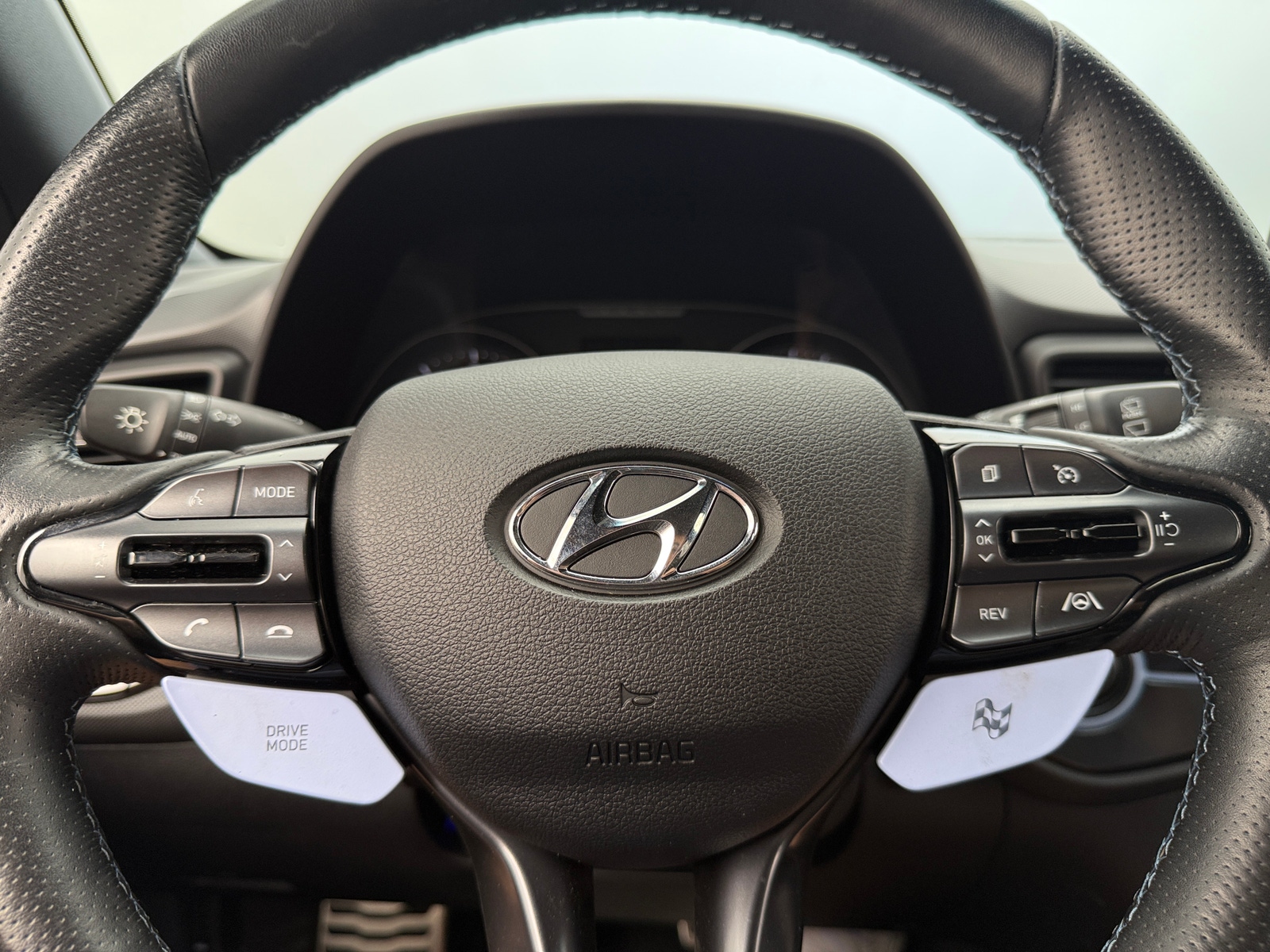 Thumbnail: 2022 Hyundai Veloster - 4