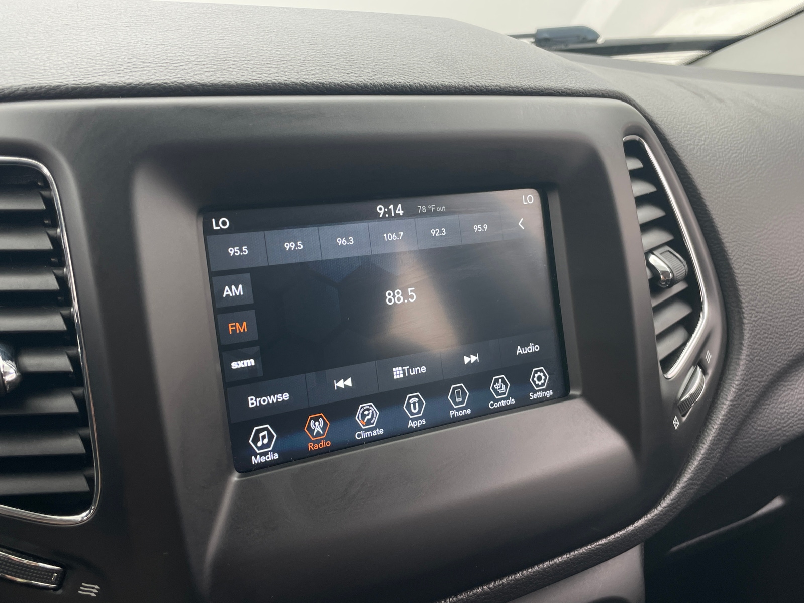 Thumbnail: 2018 Jeep Compass - 4