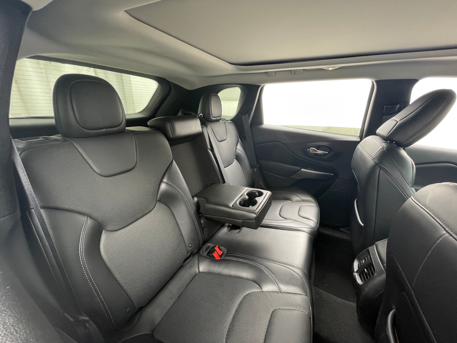 Thumbnail: 2019 Jeep Cherokee - 5