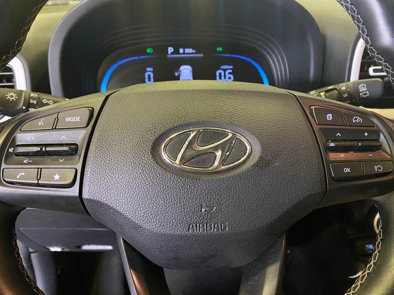 Thumbnail: 2023 Hyundai Venue - 5