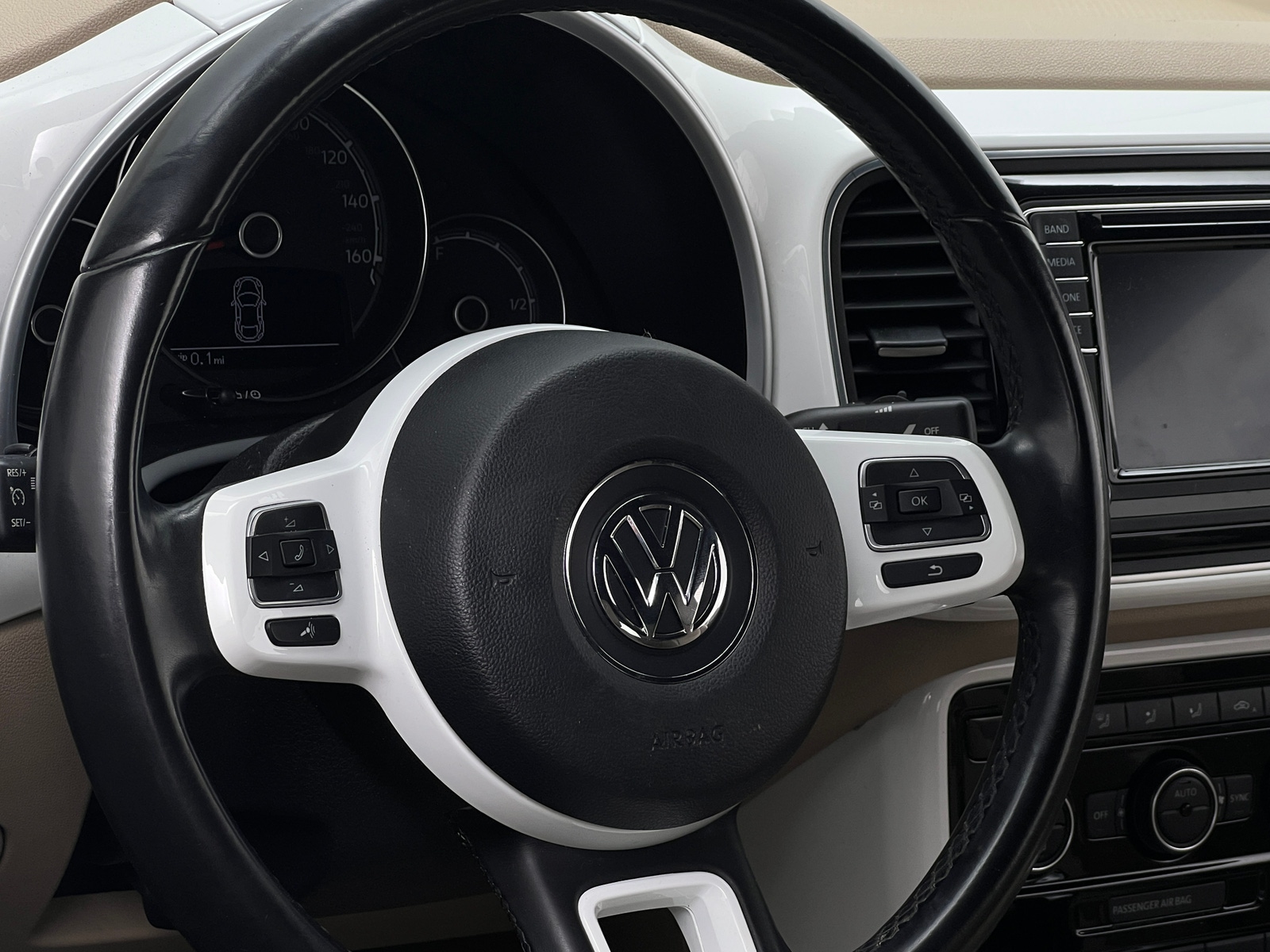 Thumbnail: 2017 Volkswagen Beetle - 5