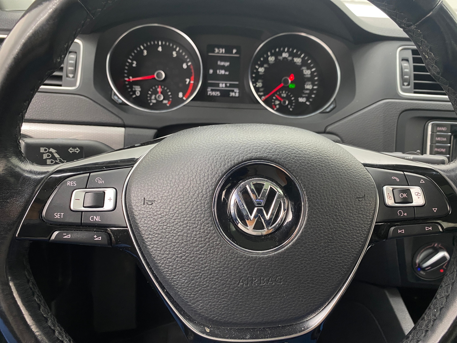 Thumbnail: 2017 Volkswagen Jetta - 4
