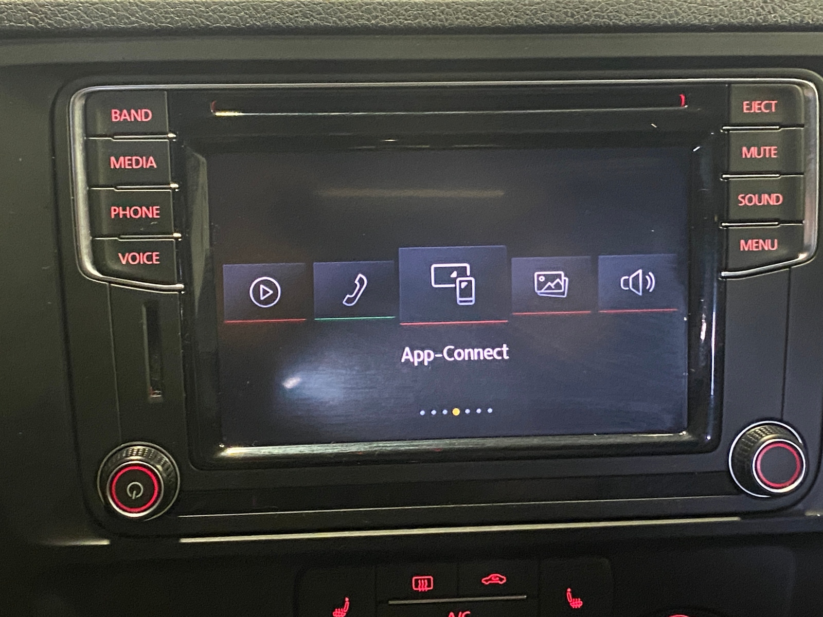 Thumbnail: 2017 Volkswagen Jetta - 3