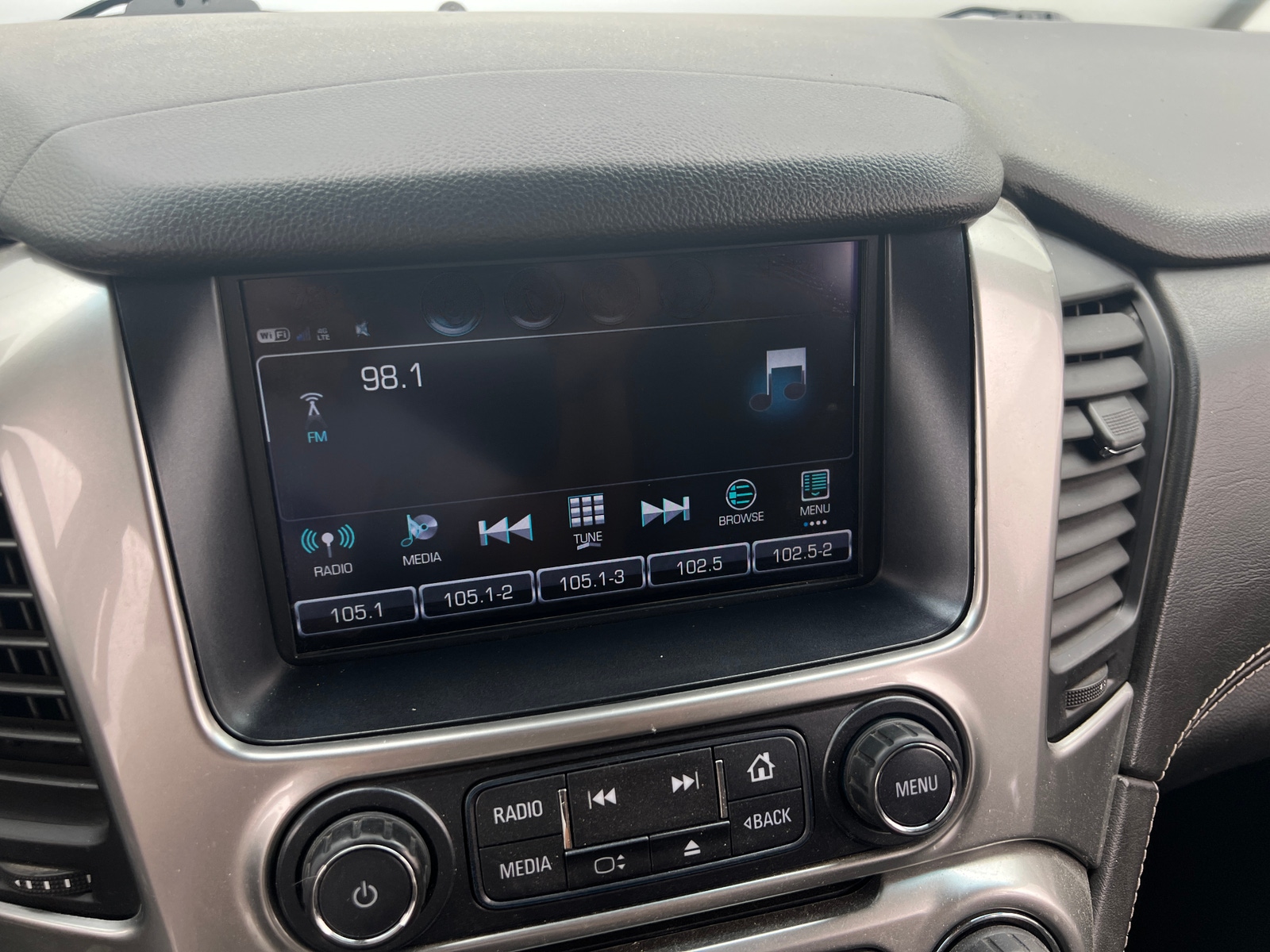 Thumbnail: 2018 Chevrolet Suburban - 4