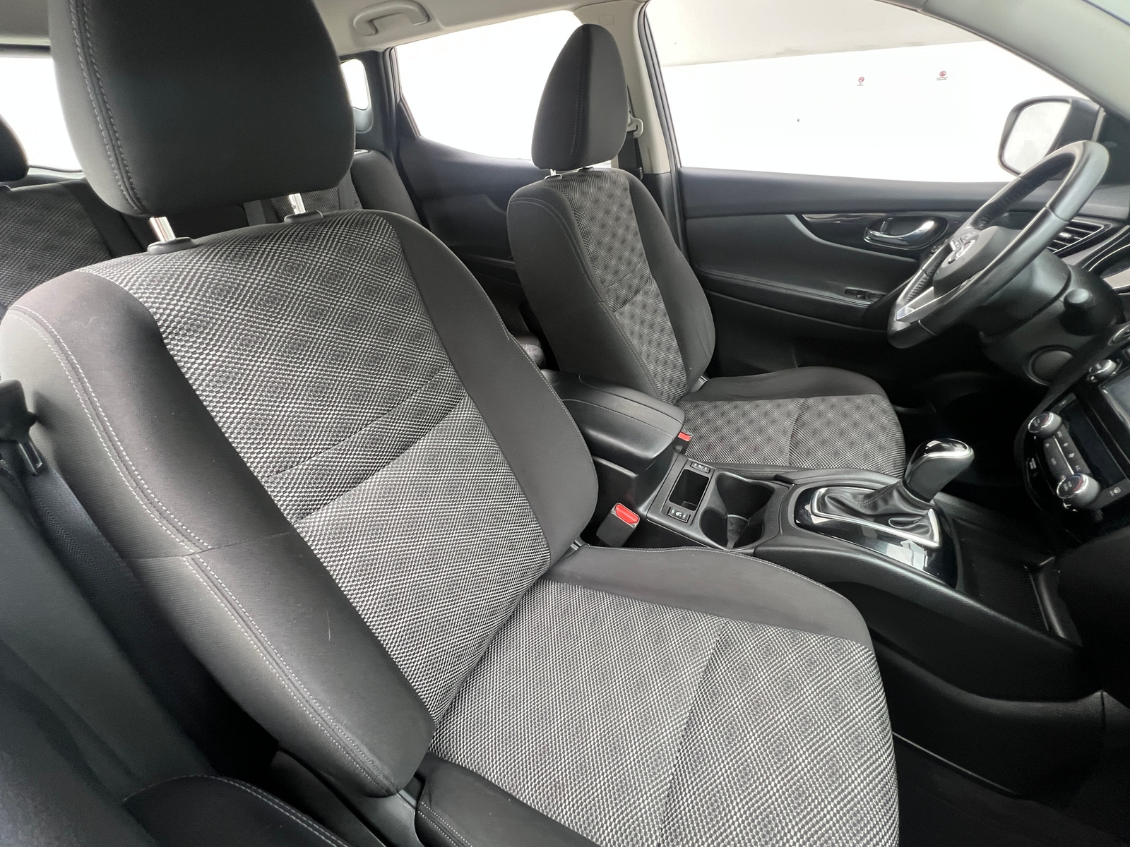 Thumbnail: 2018 Nissan Rogue Sport - 2