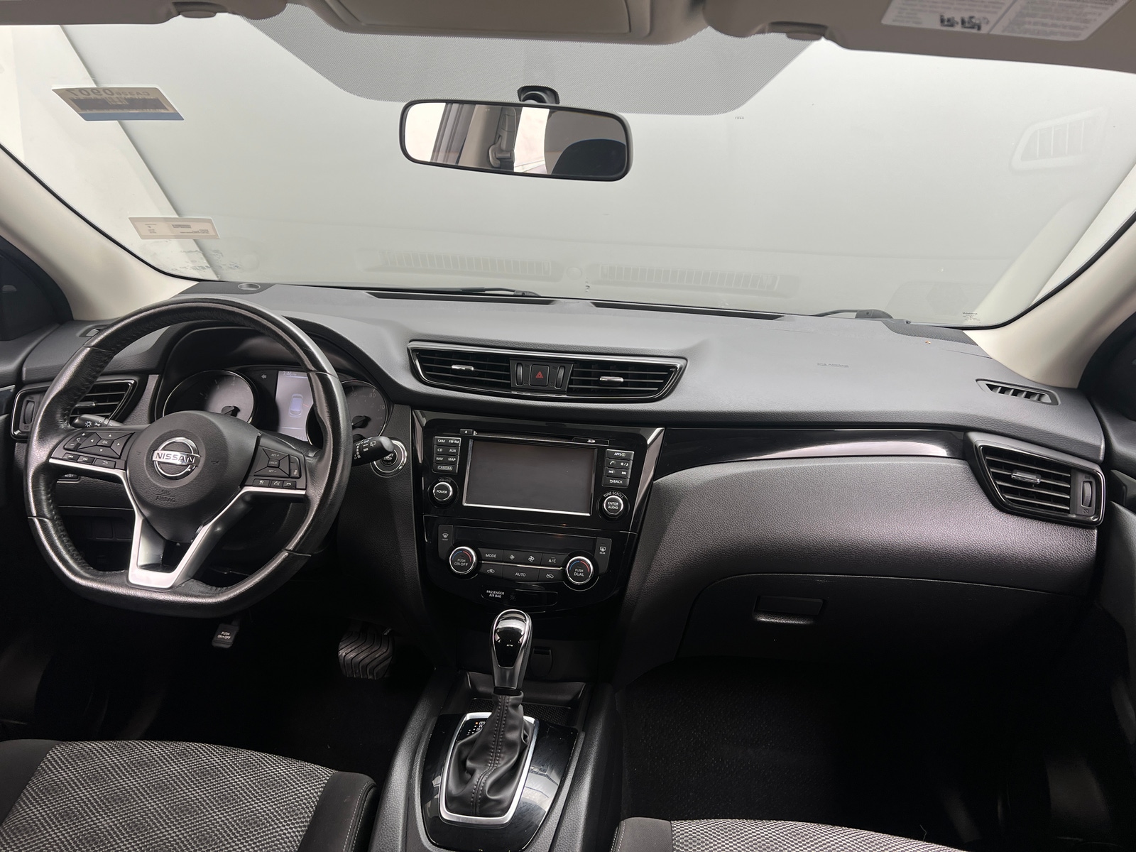 Thumbnail: 2018 Nissan Rogue Sport - 3