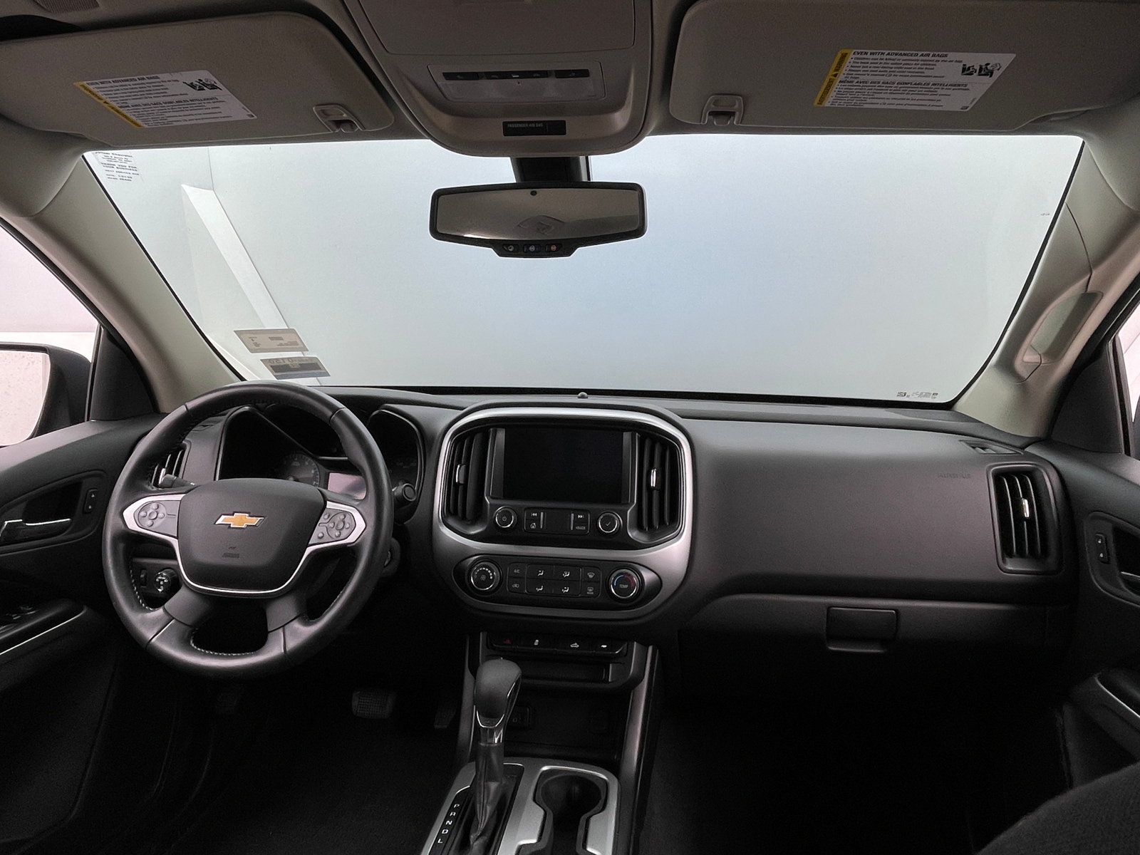 Thumbnail: 2022 Chevrolet Colorado - 3