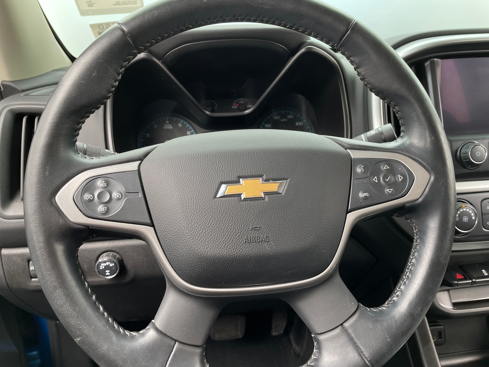 Thumbnail: 2022 Chevrolet Colorado - 5