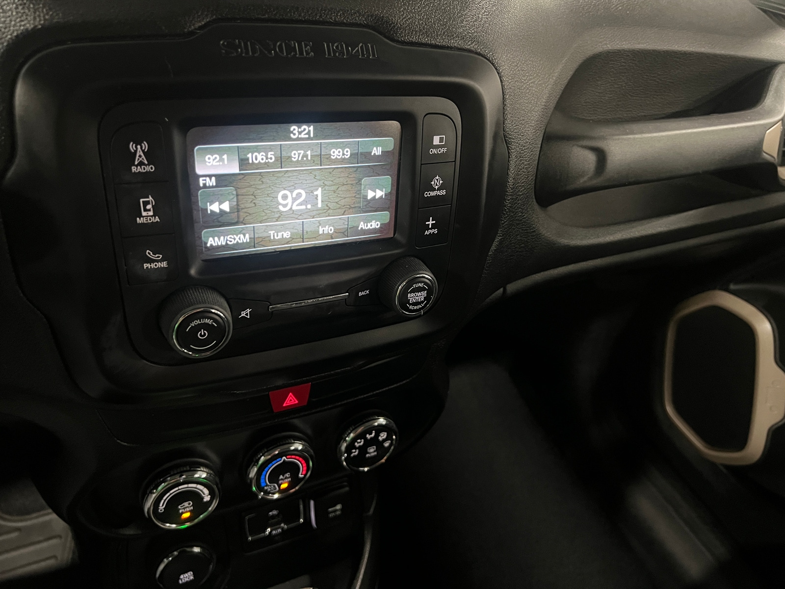 Thumbnail: 2017 Jeep Renegade - 4