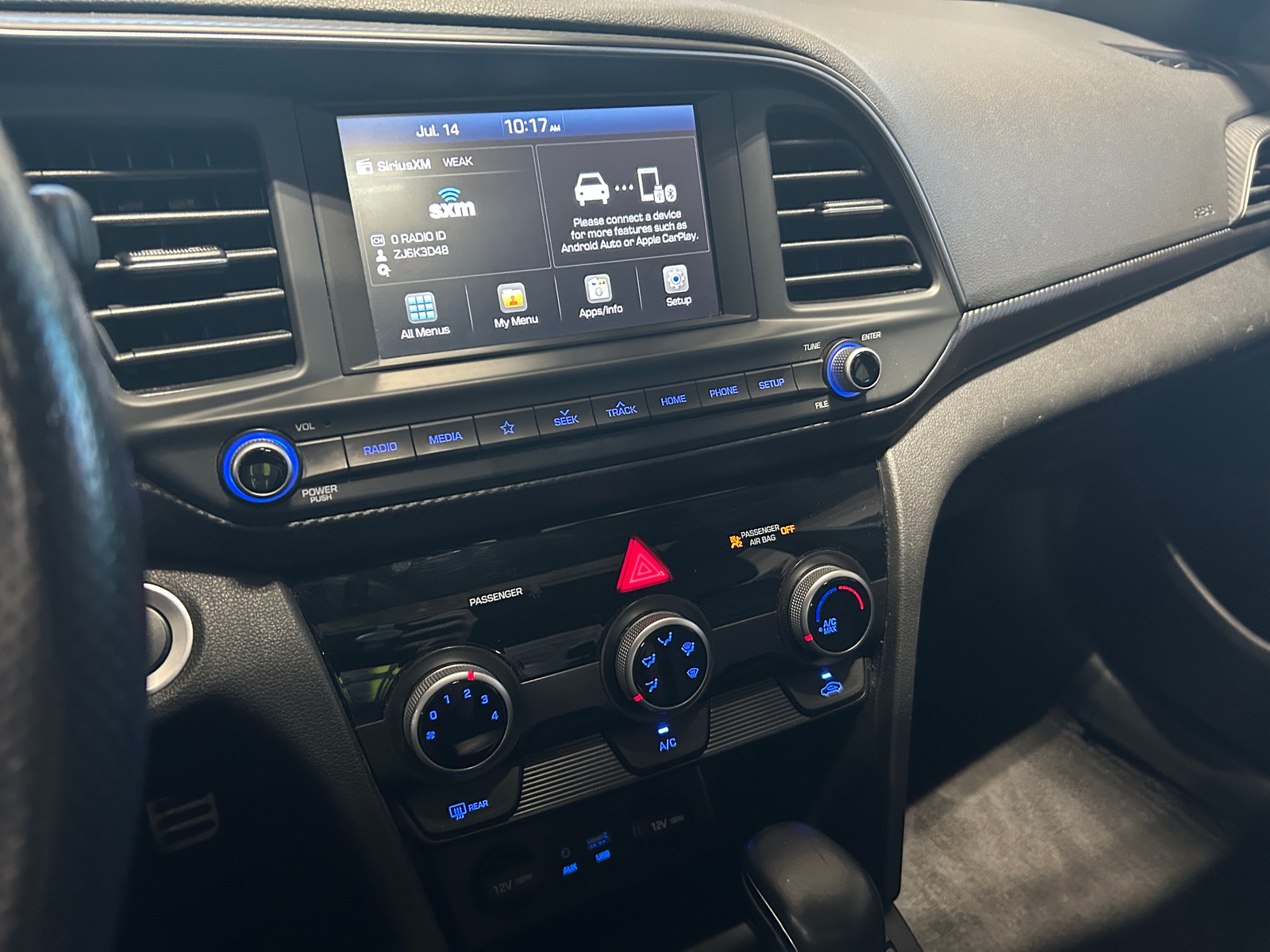Thumbnail: 2019 Hyundai Elantra - 3