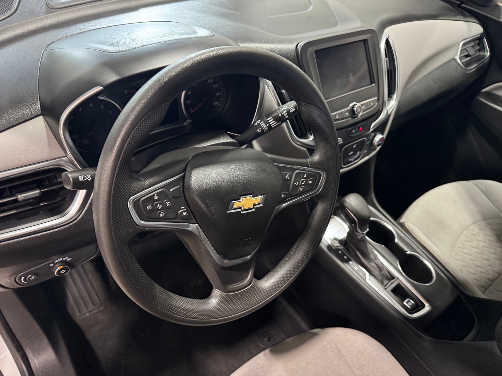 Thumbnail: 2022 Chevrolet Equinox - 3