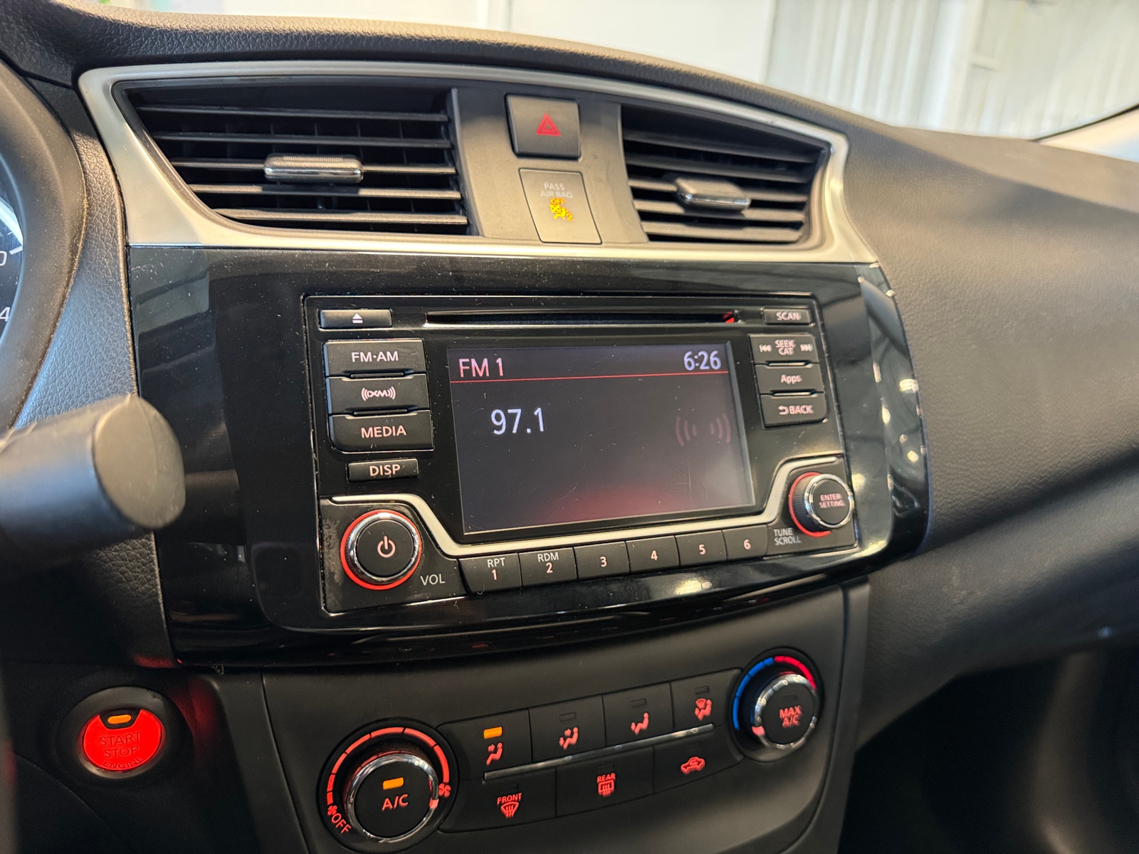 Thumbnail: 2016 Nissan Sentra - 4