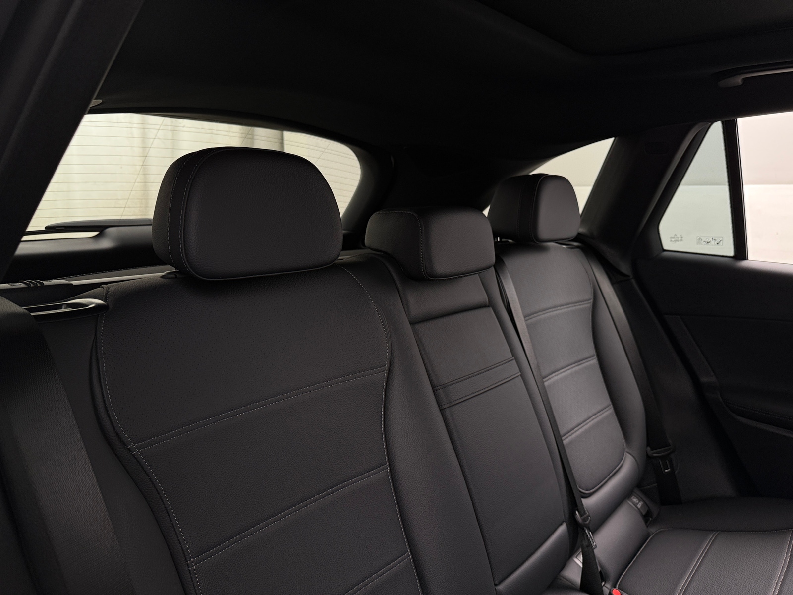 Thumbnail: 2025 Mercedes-Benz GLC - 6