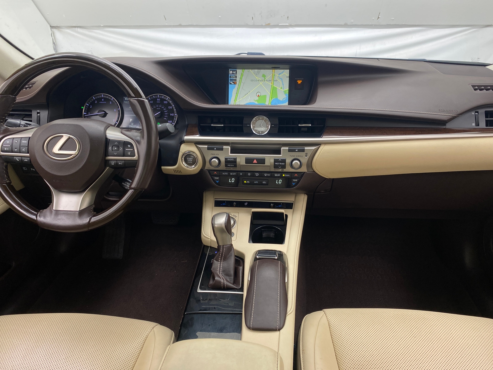 Thumbnail: 2018 Lexus ES - 2