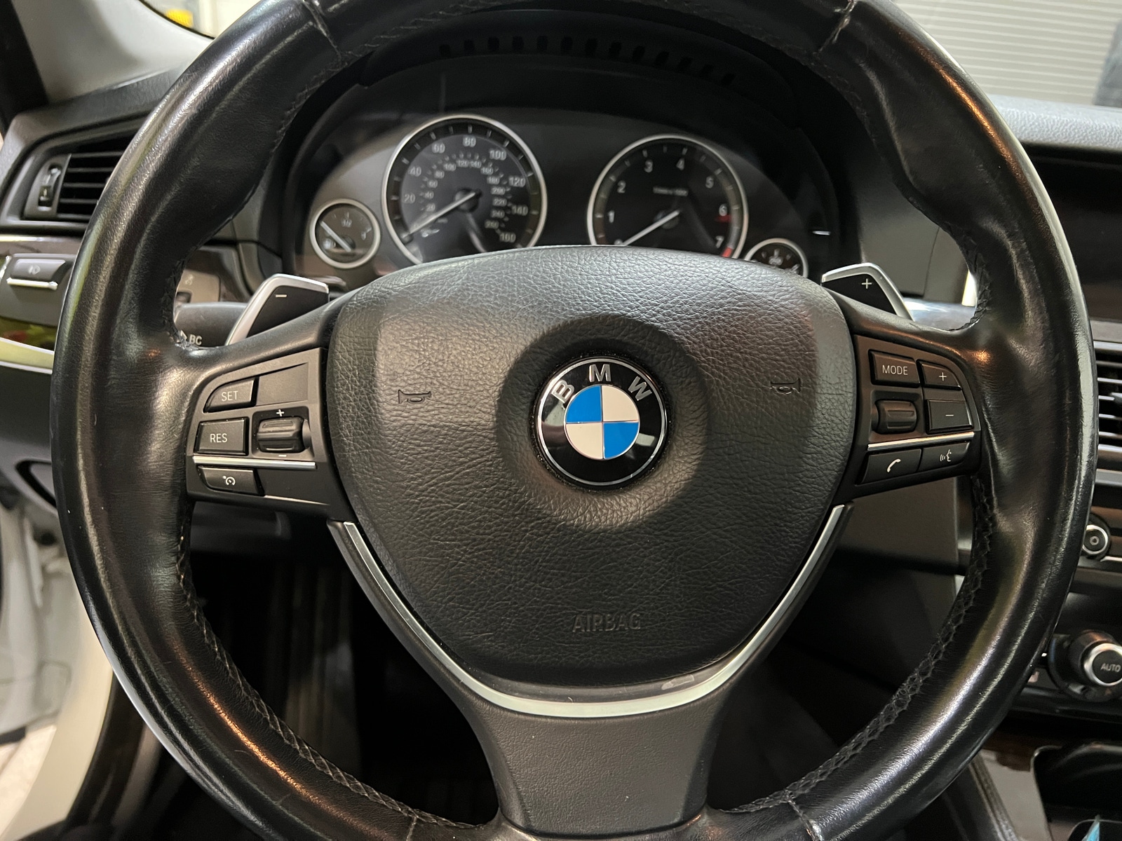 Thumbnail: 2016 BMW 5 Series - 4